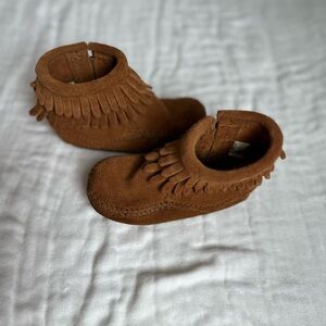 Minnetonka Kids Brown Fringe Moccasins